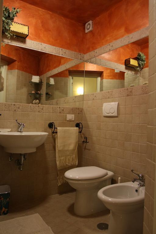 Bed And Breakfast Angolo Fiorito Civitavecchia Habitación foto