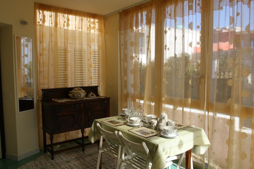 Bed And Breakfast Angolo Fiorito Civitavecchia Habitación foto