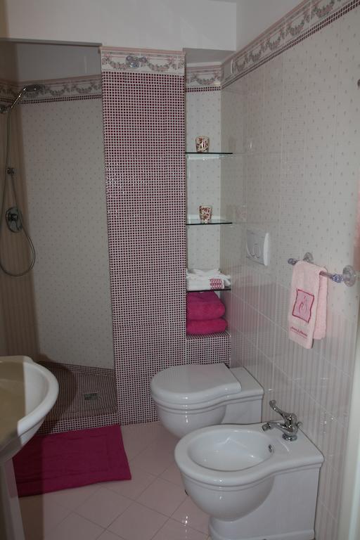 Bed And Breakfast Angolo Fiorito Civitavecchia Habitación foto