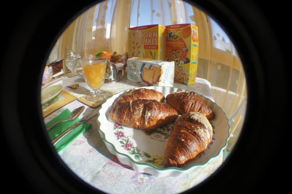 Bed And Breakfast Angolo Fiorito Civitavecchia Exterior foto